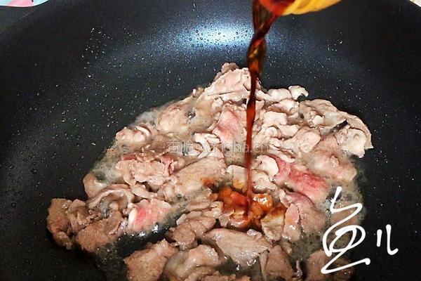 芹菜炒木耳的做法图解8