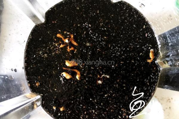 芝麻核桃糊的做法图解3