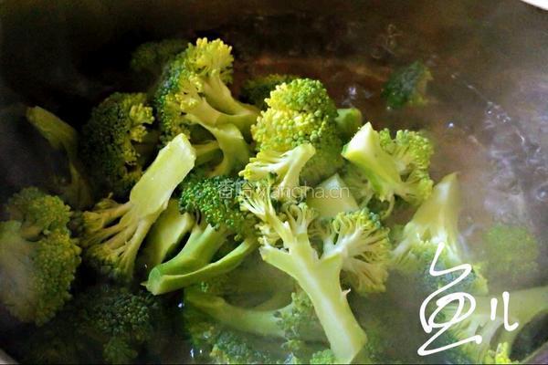 西兰花炒牛肉的做法图解10