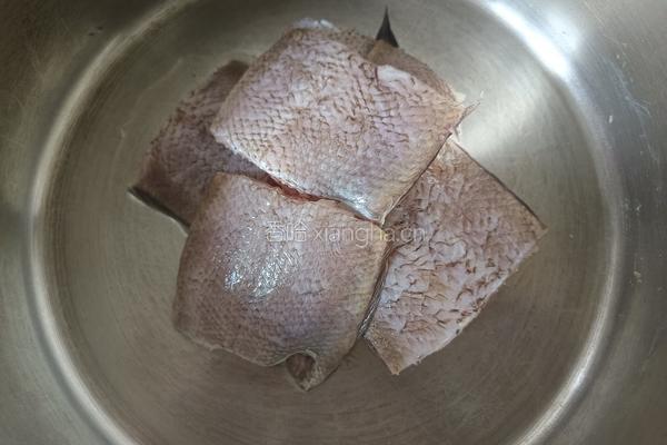 金针菇炖热腾 的做法图解2