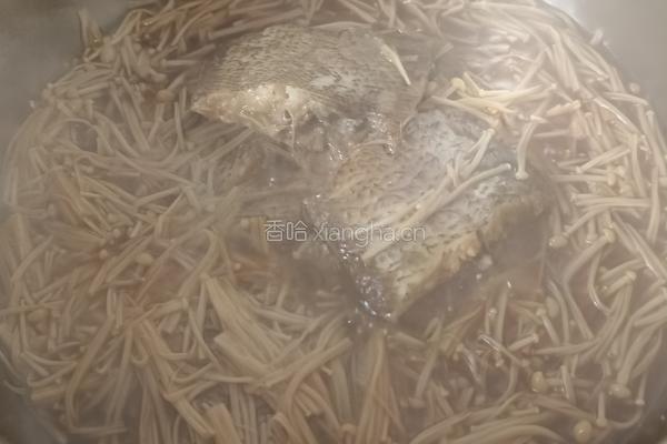 金针菇炖热腾 的做法图解8