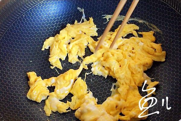 黄瓜鸡蛋炒木耳的做法图解8