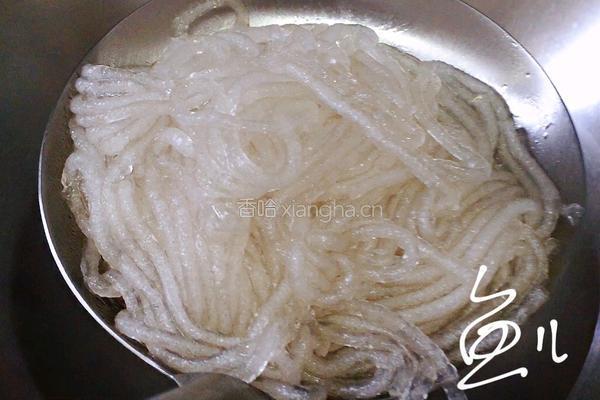 豆芽炒粉条的做法图解6