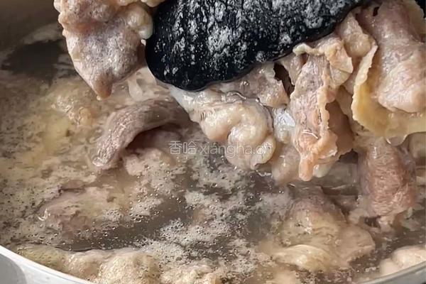 番茄牛豆肥牛煲的做法图解1