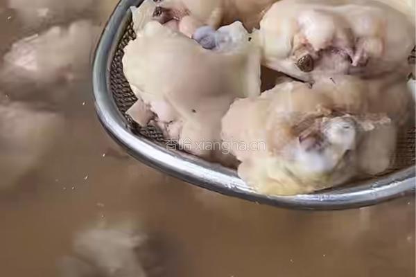 板栗鸡翅的做法图解3