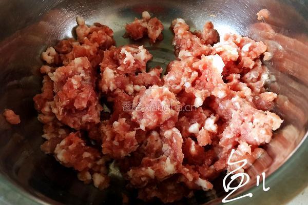 猪肉韭菜水饺的做法图解3