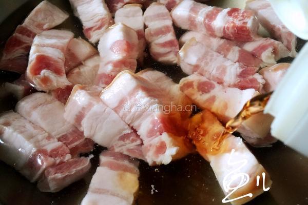 五花肉焖饭的做法图解4