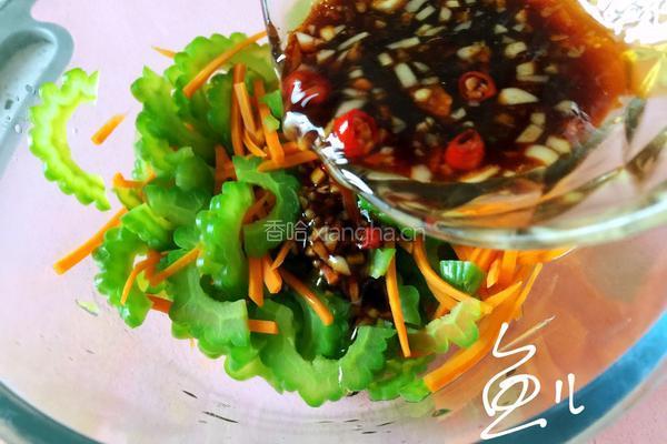 凉拌苦瓜丝的做法图解10