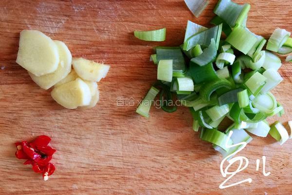 土豆炖鸡腿的做法图解2