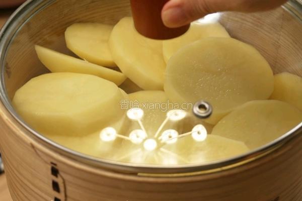 彩椒鸡肉土豆碗的做法图解1