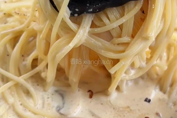 黑松露奶油培根意面的做法图解7