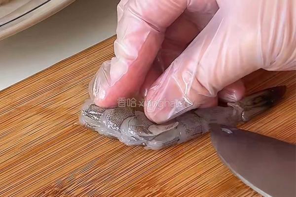黑松露天妇罗炸虾的做法图解1