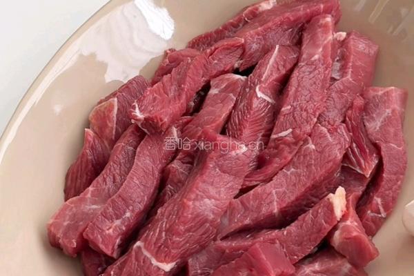 蒜香芦笋牛肉的做法图解1