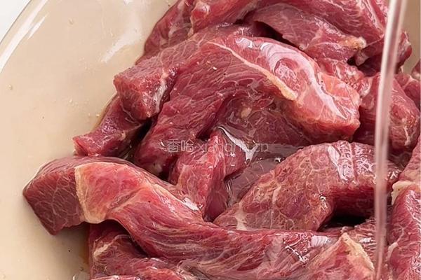 蒜香芦笋牛肉的做法图解3