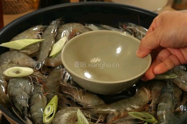 白灼大虾 三文鱼的做法图解2
