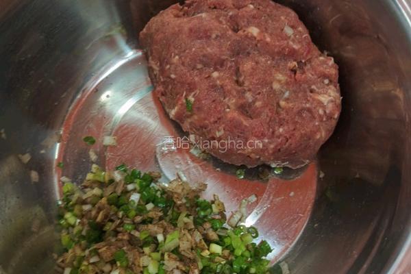 香酥牛肉饼的做法图解1