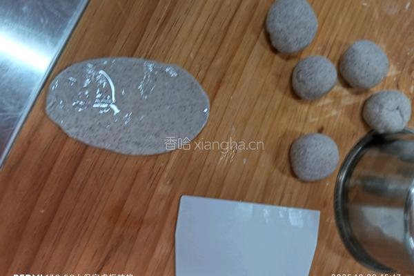 鸡蛋炒虾酱(窝头）(荷叶饼）的做法图解3