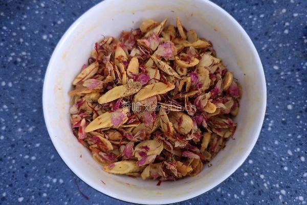 黄芪红花膏的做法图解4