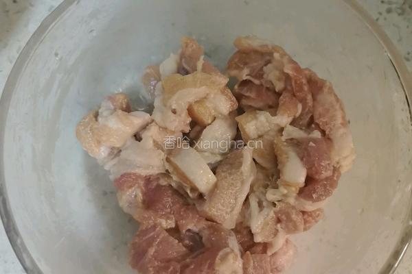 杏鲍菇烧肉的做法图解1