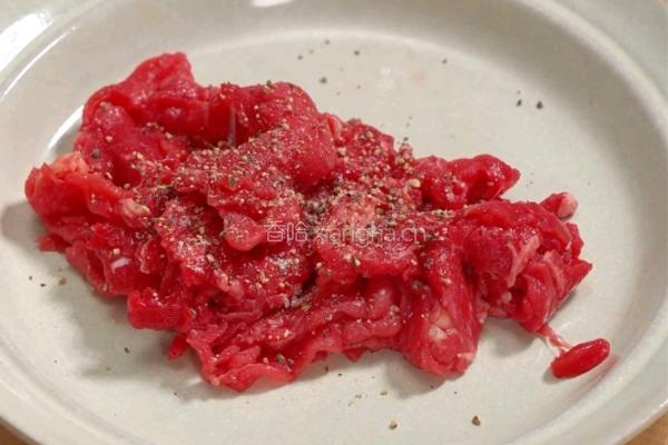 照烧肥牛滑蛋饭的做法图解1