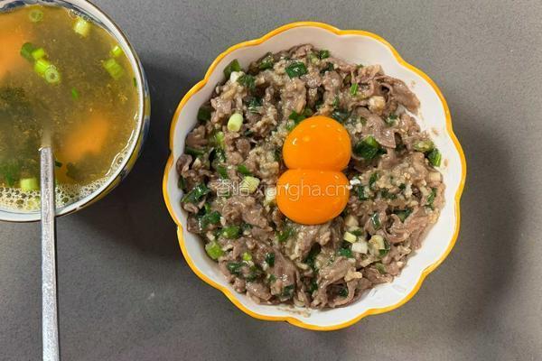 盐葱烘牛肉盖饭