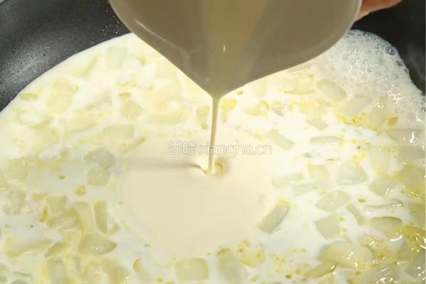 黑松露奶油乌冬面的做法图解3