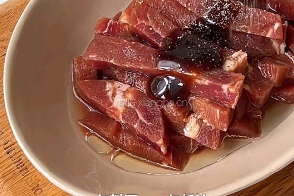 蒜香芦笋牛扒的做法图解2