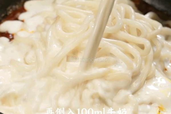 辣咖喱牛肉乌冬面的做法图解7