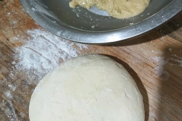 芝麻烧饼的做法图解1