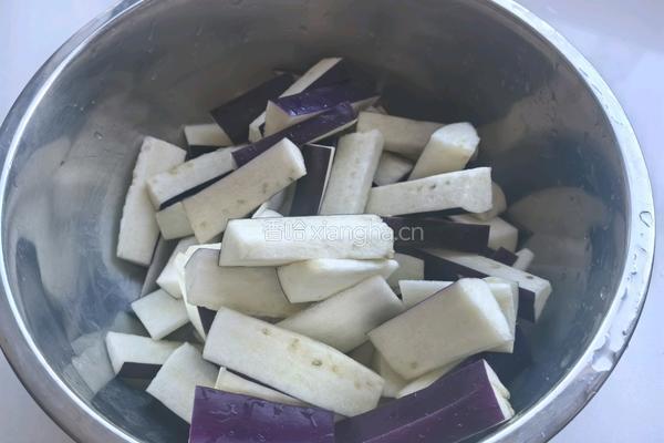 豆角茄子的做法图解2