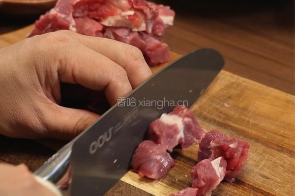 辣咖喱牛肉乌冬面的做法图解2