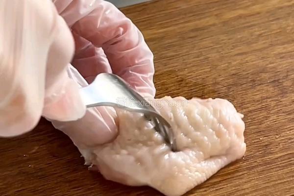 蒜香黄油鸡翅的做法图解1