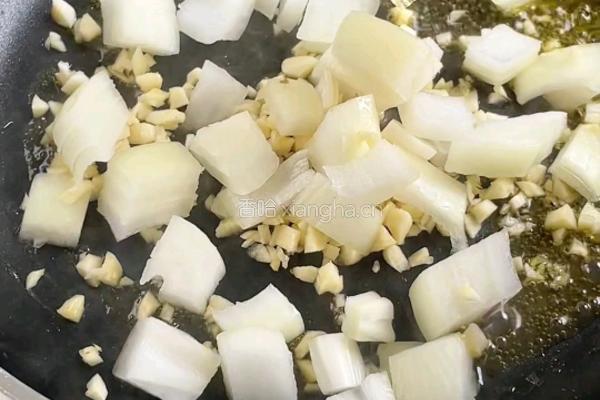 黑松露鸡肉奶油意面的做法图解5