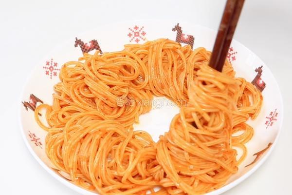 加拿大北极虾意面花环的做法图解7