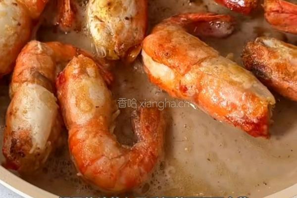 黑松露蒜末芥末罗氏虾的做法图解4