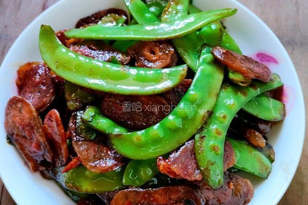 荷兰豆炒香肠的做法图解8