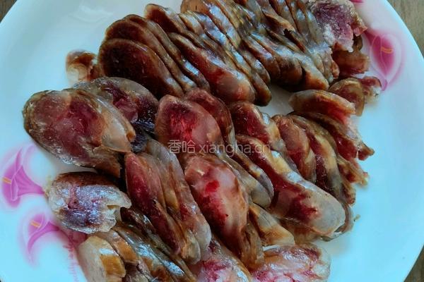 荷兰豆炒香肠的做法图解2