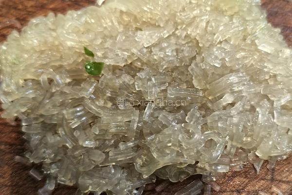 芹菜叶面汤的做法图解2