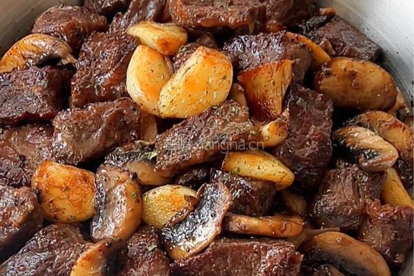 蒜香口蘑牛肉