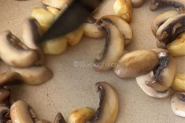 蒜香口蘑牛肉的做法图解6