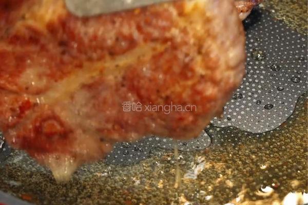 奶油蘑菇炖猪排的做法图解3