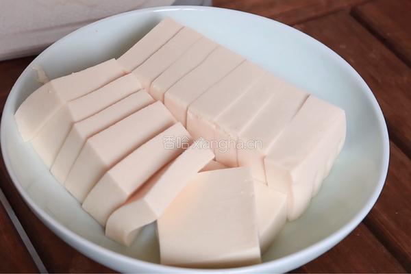 茄汁加拿大北极虾豆腐煲的做法图解1