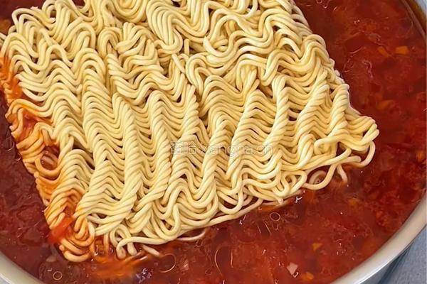 番茄肥牛虾滑面的做法图解6
