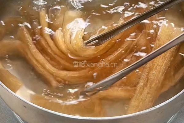 麻酱虾滑宽粉的做法图解1