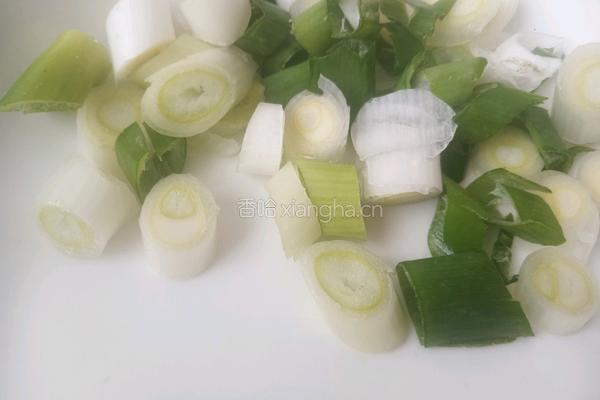 爆葱五花炒肉的做法图解3