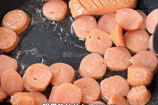 黑松露辣奶油烤肠乌冬面的做法图解3
