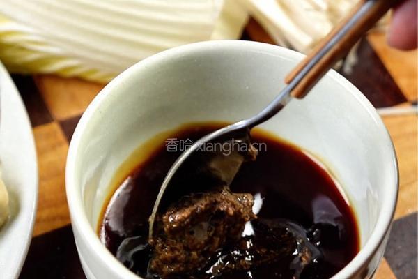 蒜蓉生蚝大虾煲的做法图解2