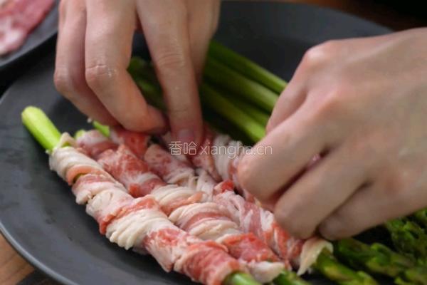 黑松露芦笋肥牛卷的做法图解2