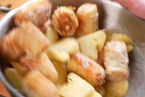 松露菠萝油条虾的做法图解6