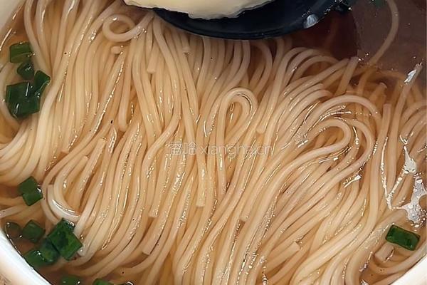 溏心蛋清汤面的做法图解6
